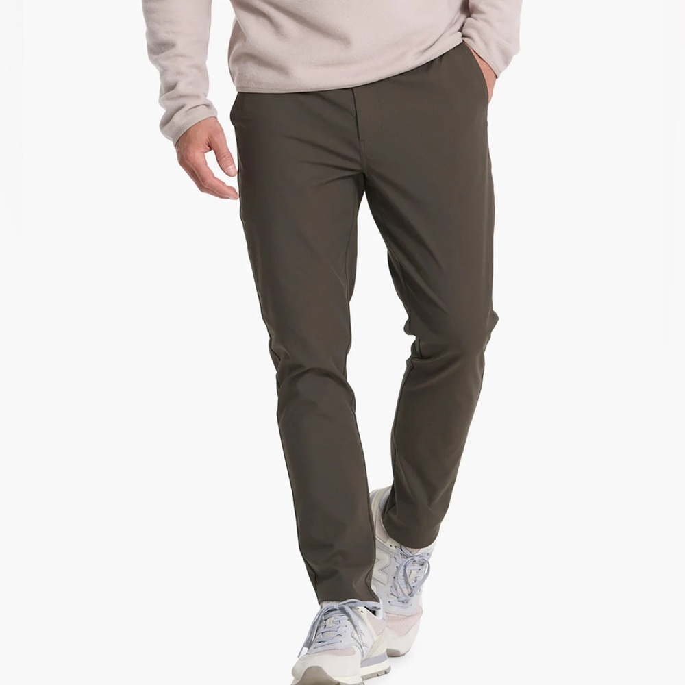 Vuori Men’s Cascade Tech Chino Pant Athletic Slim Fit 30” NWT
